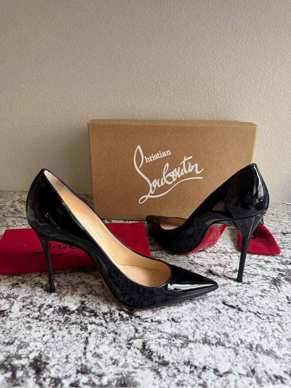 Iconic Red bottom heels from Christian Louboutin - Picture 5 of 13